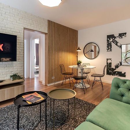 Downtown Retreat: Spacious 2-Br By Unirii Square Bukareszt Zewnętrze zdjęcie