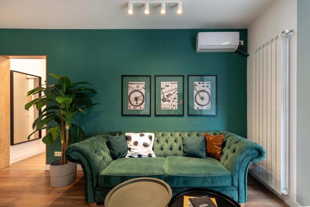 Downtown Retreat: Spacious 2-Br By Unirii Square Bukareszt Zewnętrze zdjęcie