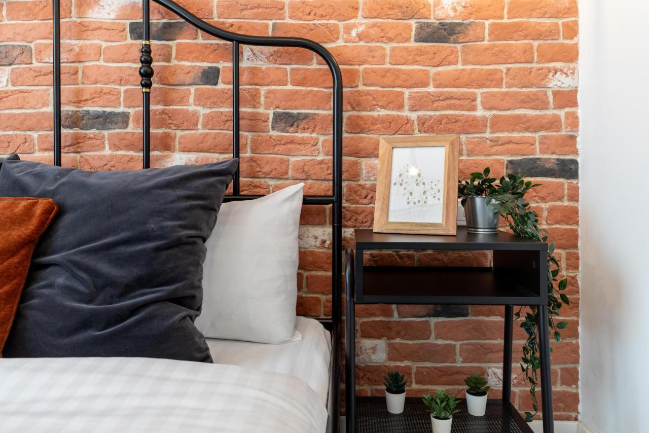 Downtown Retreat: Spacious 2-Br By Unirii Square Bukareszt Zewnętrze zdjęcie