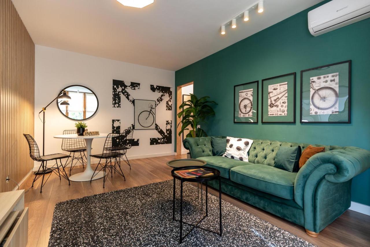 Downtown Retreat: Spacious 2-Br By Unirii Square Bukareszt Zewnętrze zdjęcie