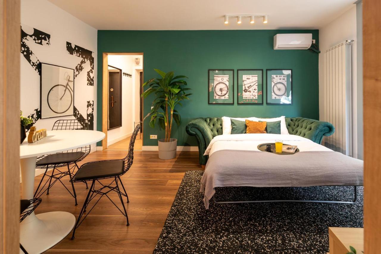 Downtown Retreat: Spacious 2-Br By Unirii Square Bukareszt Zewnętrze zdjęcie