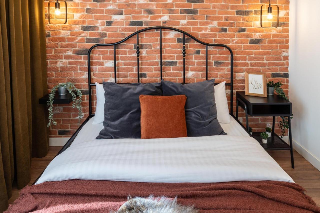 Downtown Retreat: Spacious 2-Br By Unirii Square Bukareszt Zewnętrze zdjęcie