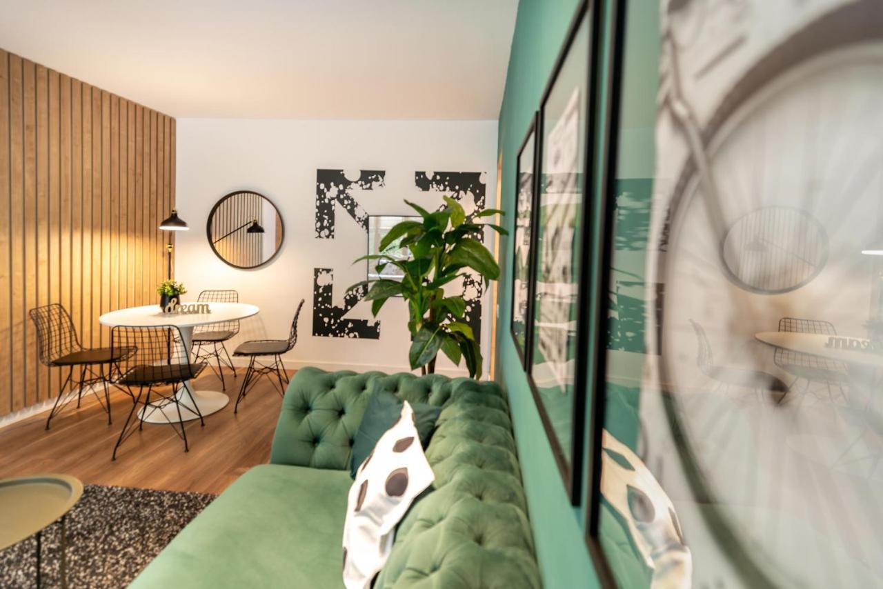 Downtown Retreat: Spacious 2-Br By Unirii Square Bukareszt Zewnętrze zdjęcie