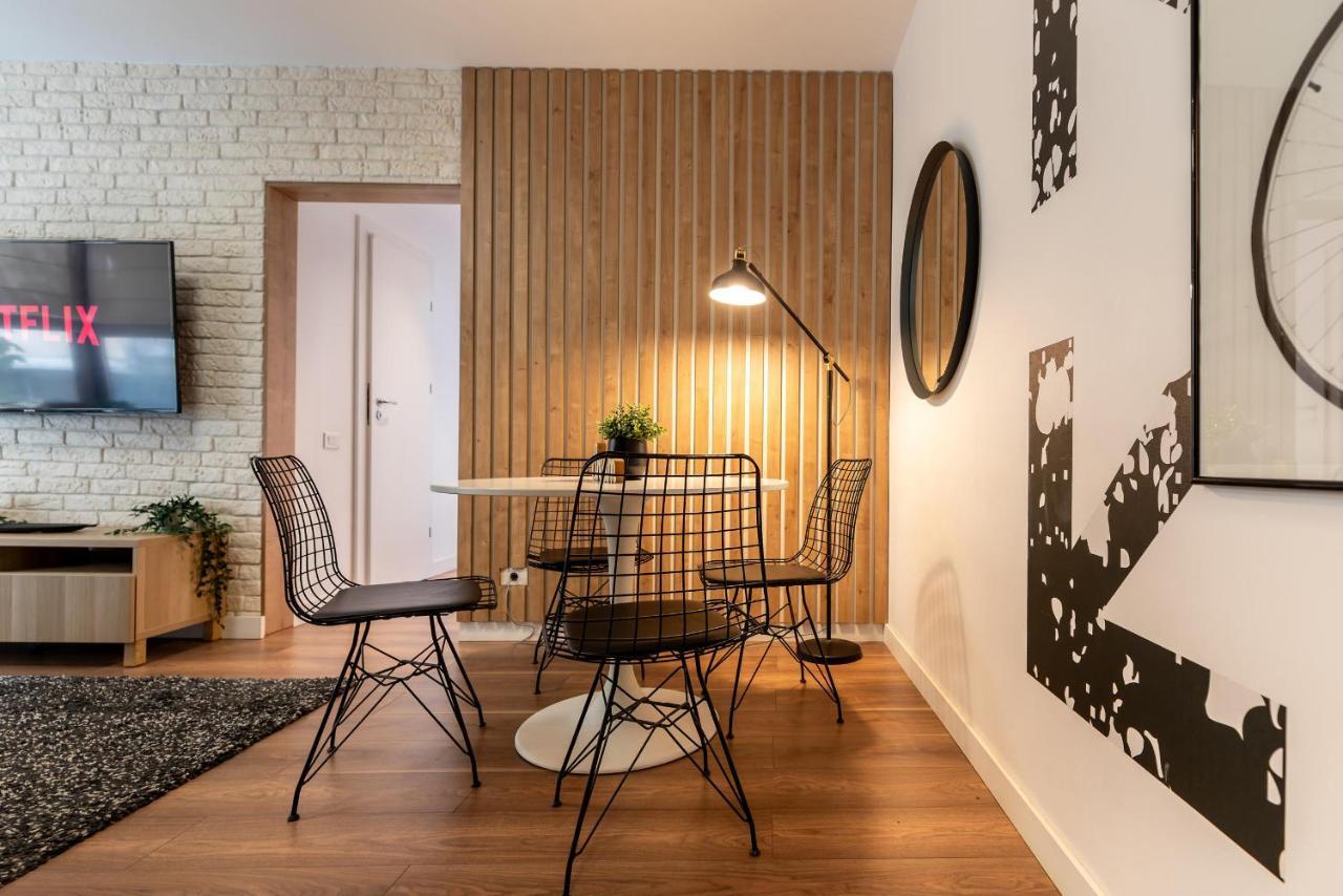 Downtown Retreat: Spacious 2-Br By Unirii Square Bukareszt Zewnętrze zdjęcie