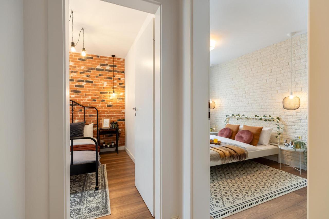 Downtown Retreat: Spacious 2-Br By Unirii Square Bukareszt Zewnętrze zdjęcie