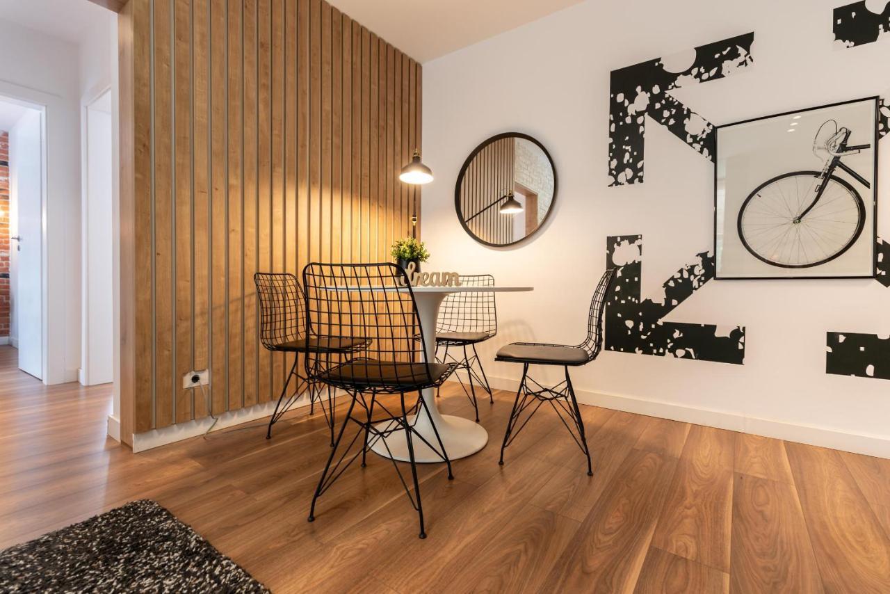 Downtown Retreat: Spacious 2-Br By Unirii Square Bukareszt Zewnętrze zdjęcie